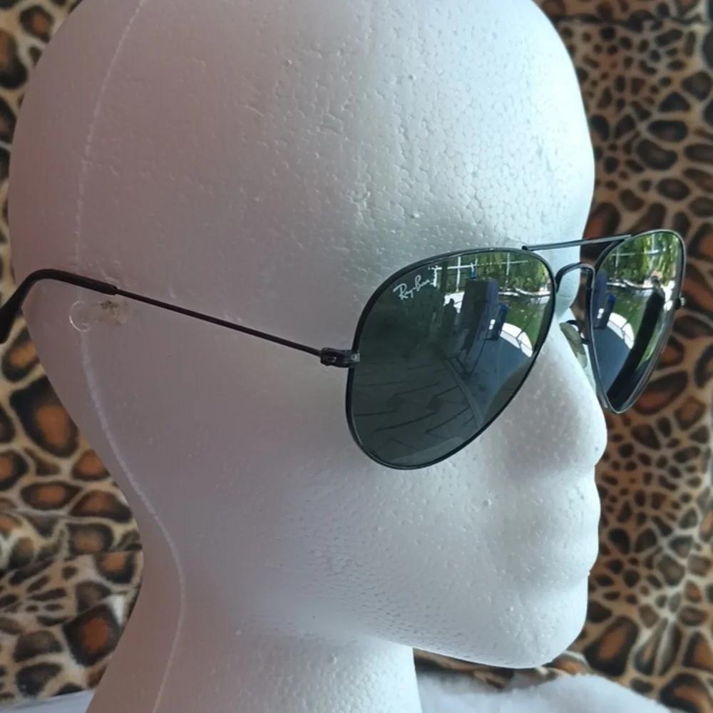 Ray-Ban 3025 aviator large metal frames, black